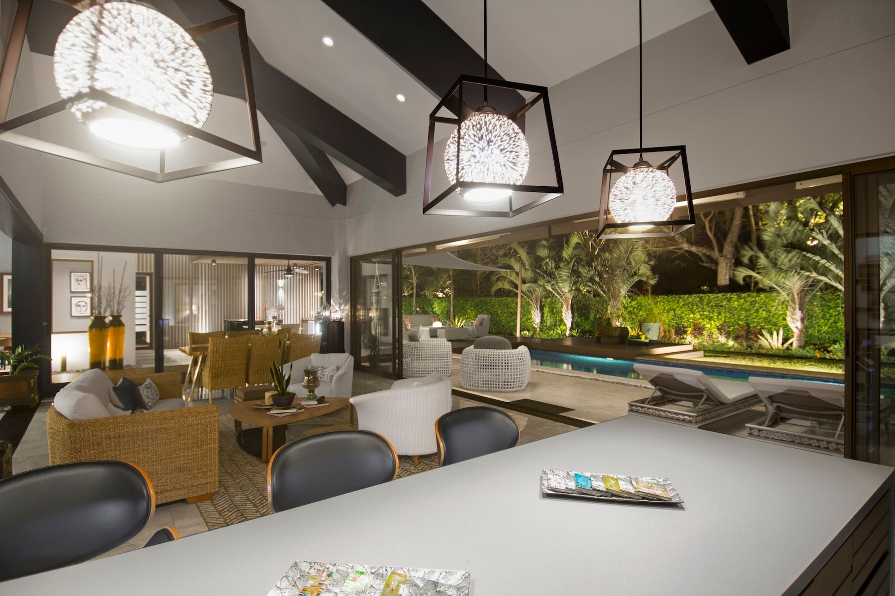 Single Level Luxury Estate — photo 10 of 19