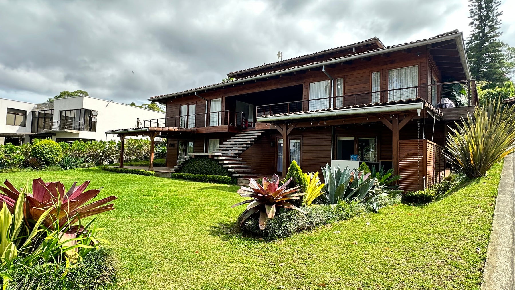 Opportunity, Timeless Lakota Exclusive Condominium, Residencial Lakota, Tres Rios, Curridabat, San Ramon, La Union, San Jose, Costa Rica — photo 4 of 5