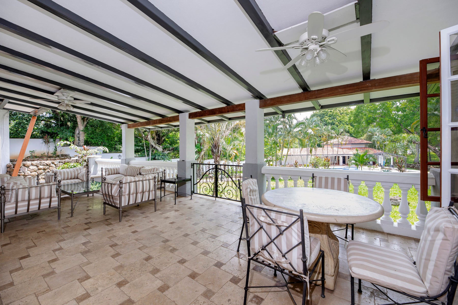 Resort Style Homestead — foto 10 de 19