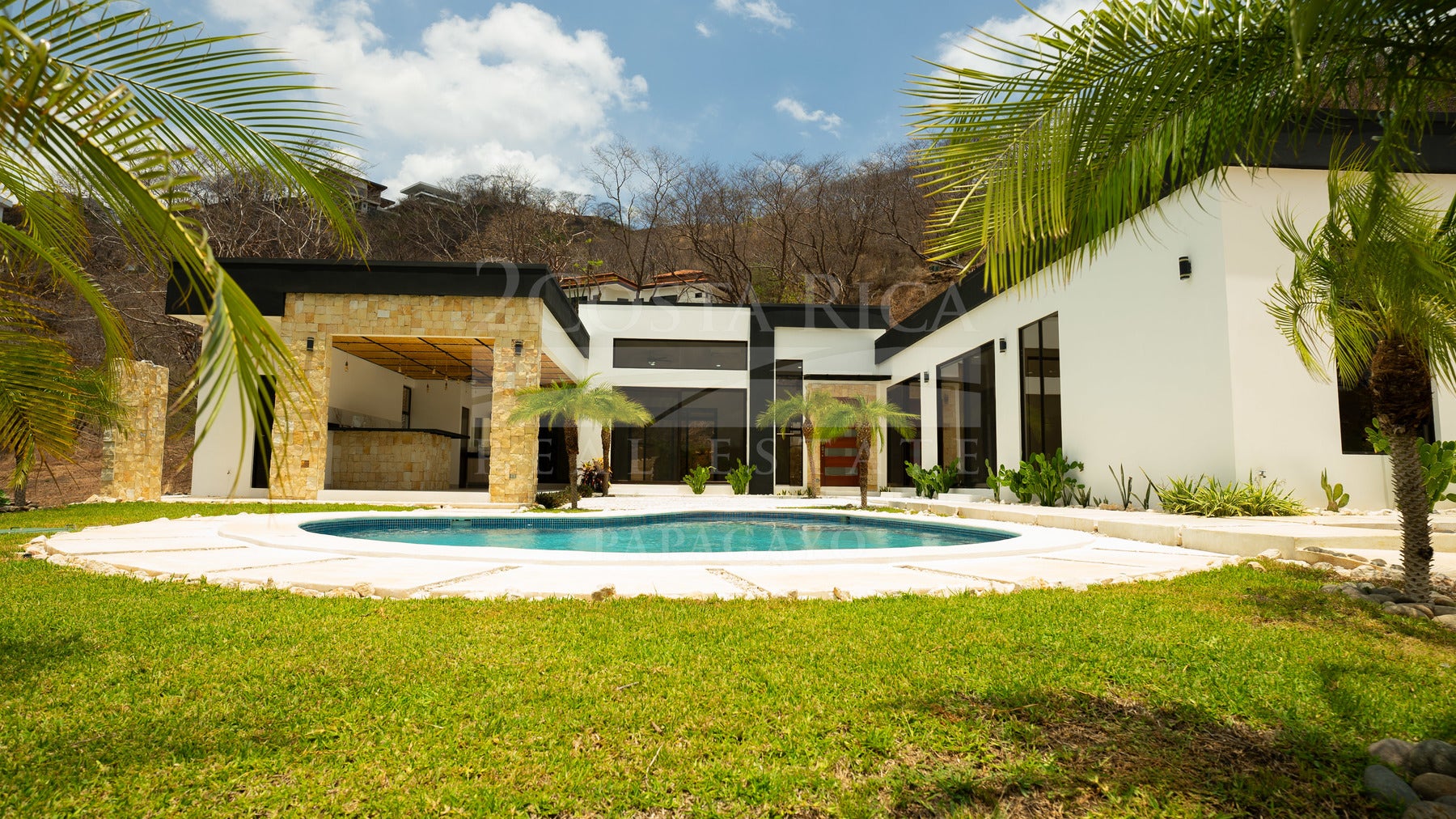 Modern Home with Valley View — photo 4 of 19