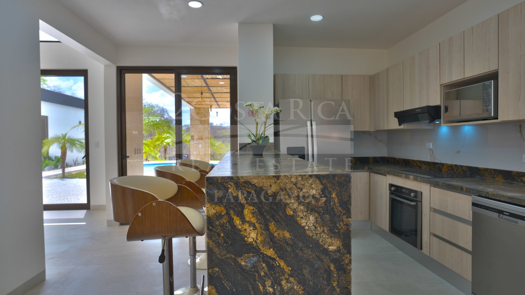 Modern Home with Valley View — photo 8 of 19