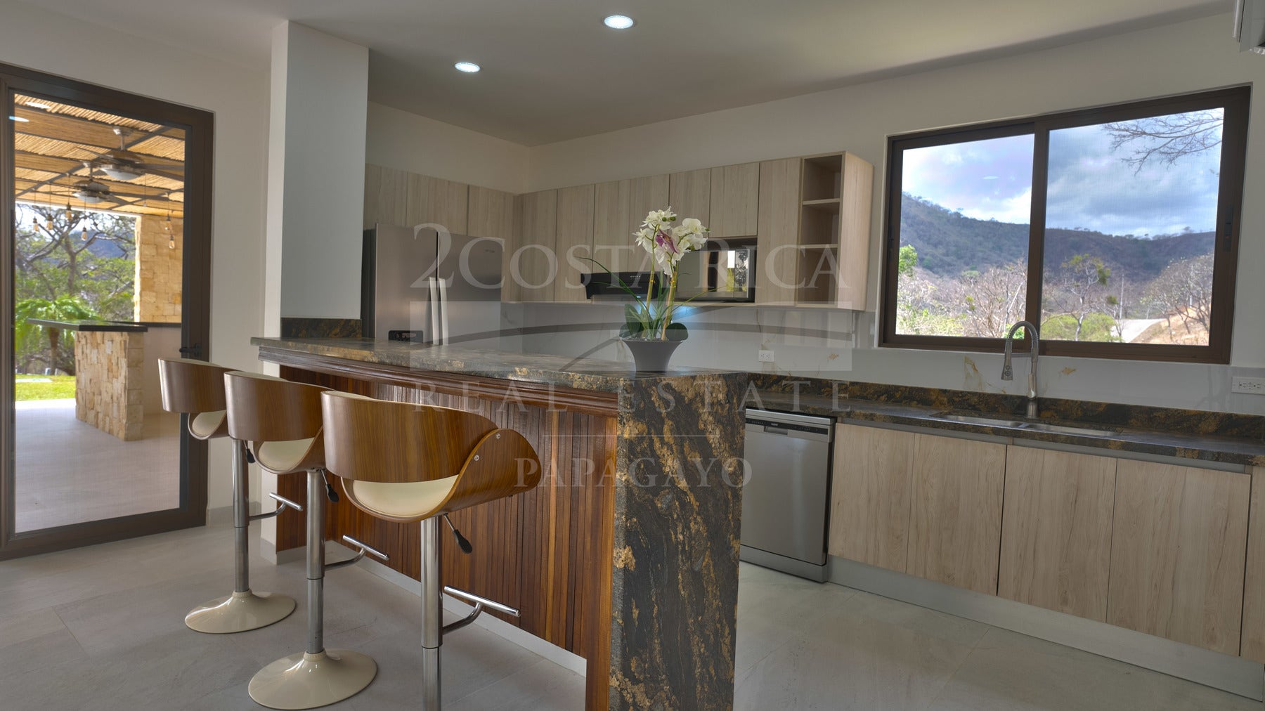 Modern Home with Valley View — photo 9 of 19