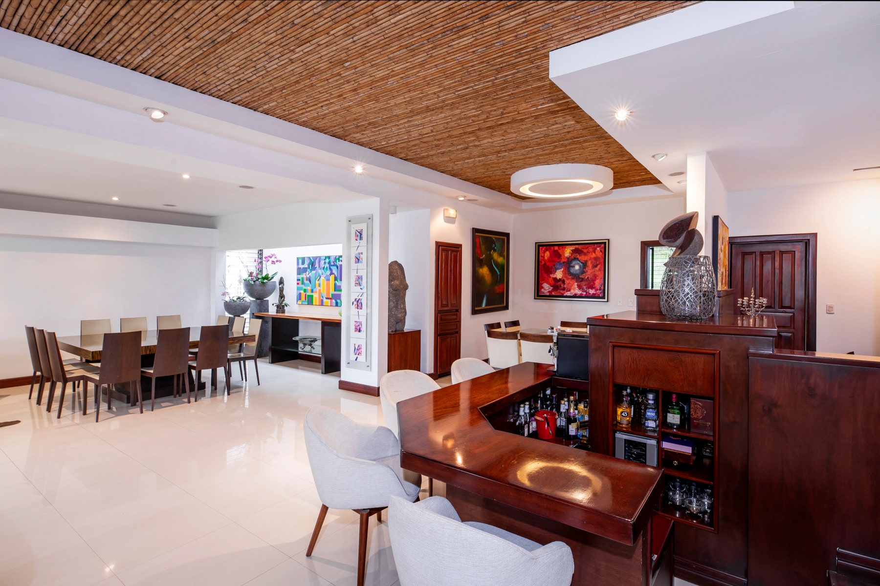 Casa Galeria Plaza Atlantis Escazu. — photo 8 of 19