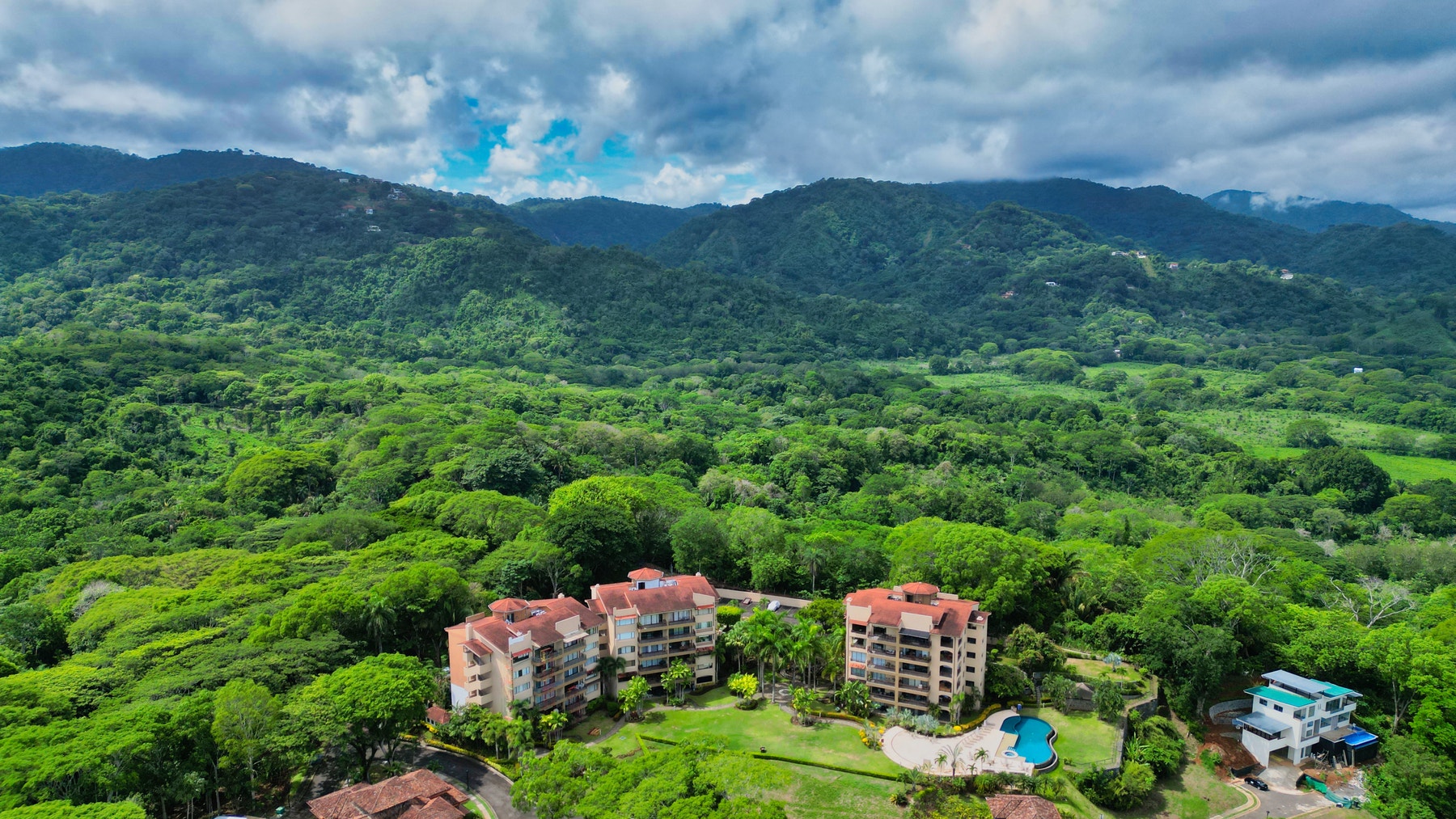 Investment Condominium with Ocean Views — photo 5 of 19