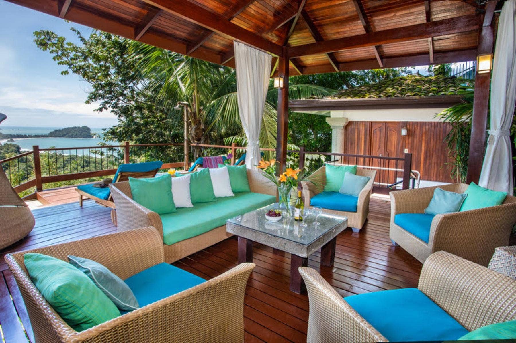 Income Opportunity Luxury Home, Pacific Canyon Drive, Manuel Antonio, Quepos, Quepos, Puntarenas, Costa Rica 63500 — photo 3 of 5