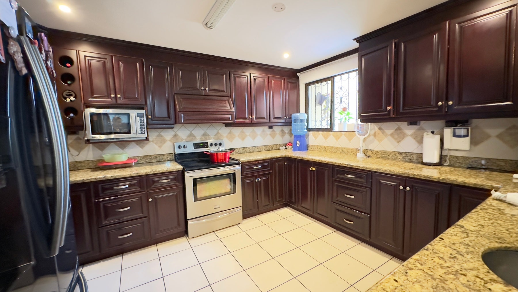 Tesoro del Rey  Condominium — photo 6 of 11