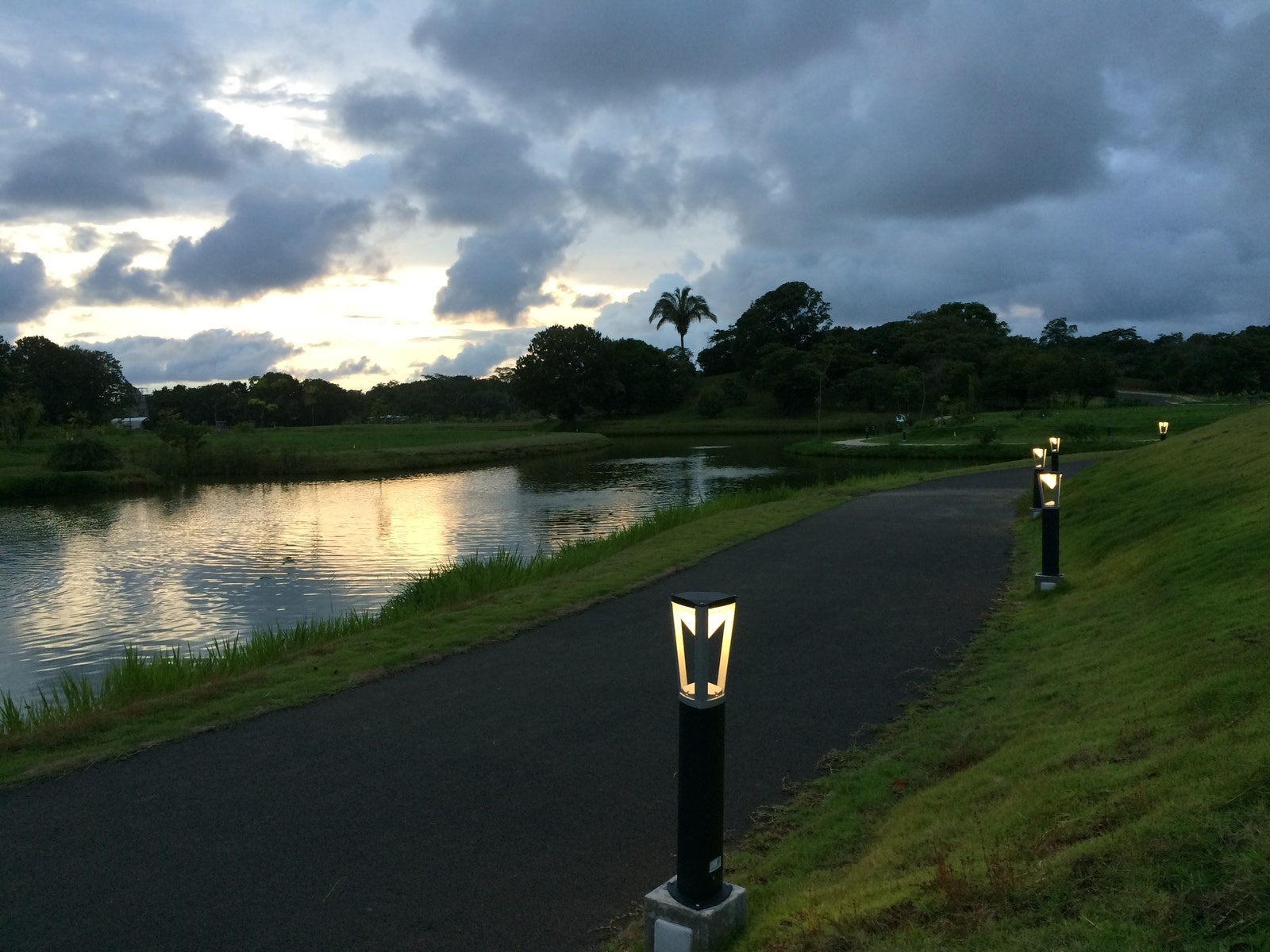 Remanso Mistico Lake Front Single Family Lot, #B07 — photo 4 of 6