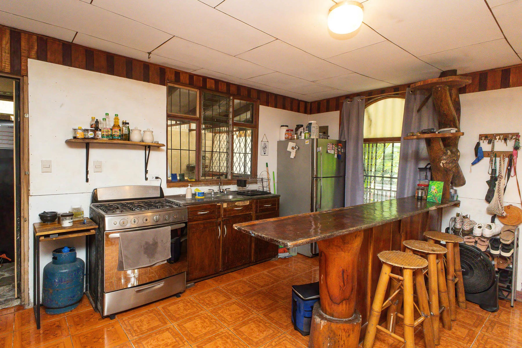 Small Rustic Home, Manuel Antonio, Quepos, Quepos, Puntarenas, Costa Rica 60601 — photo 4 of 5