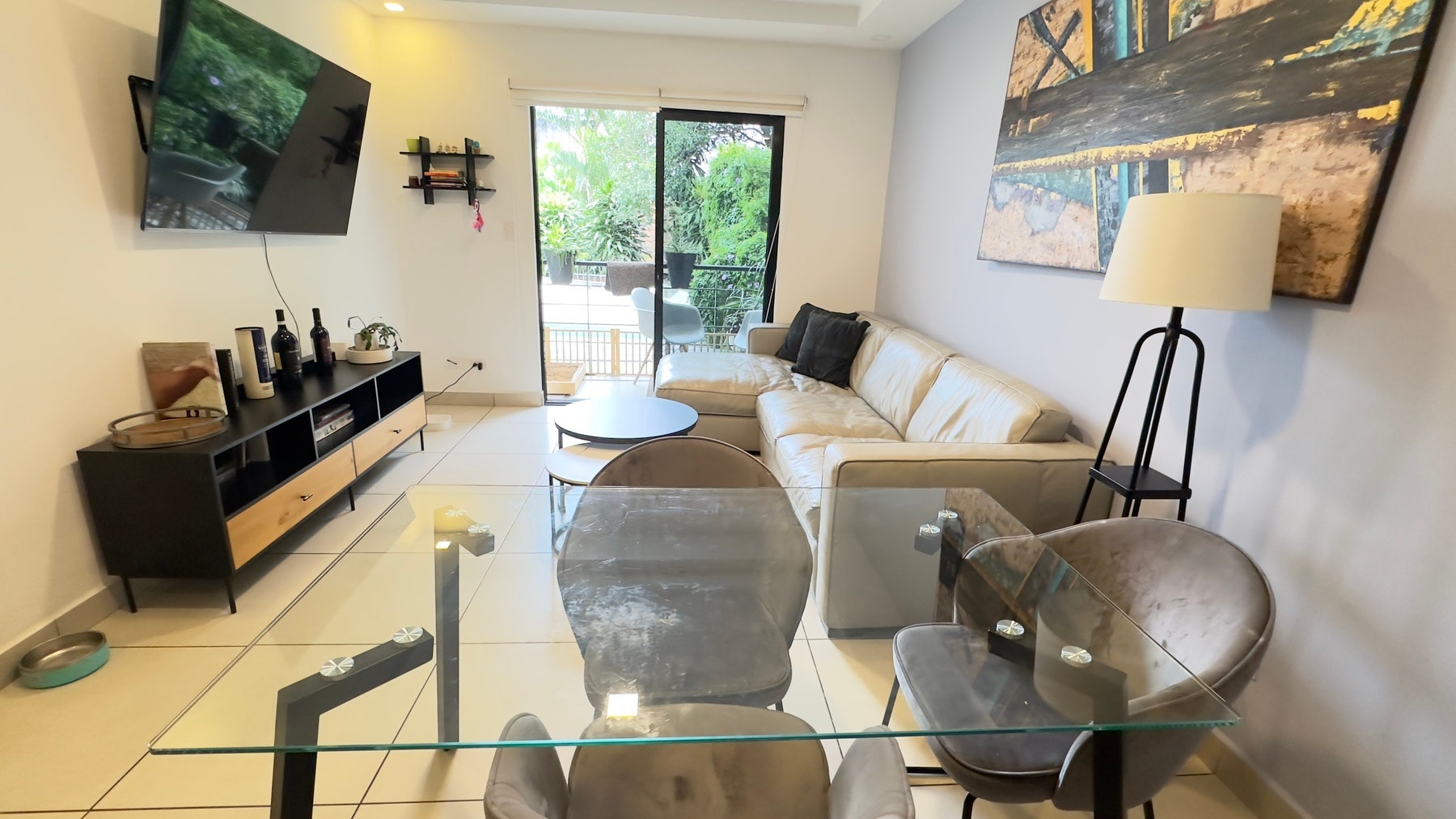 Bohemia Condominium — photo 4 of 7