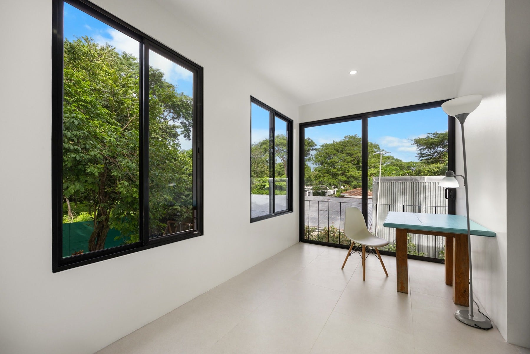Fully Renovated Modern Home — photo 8 of 19