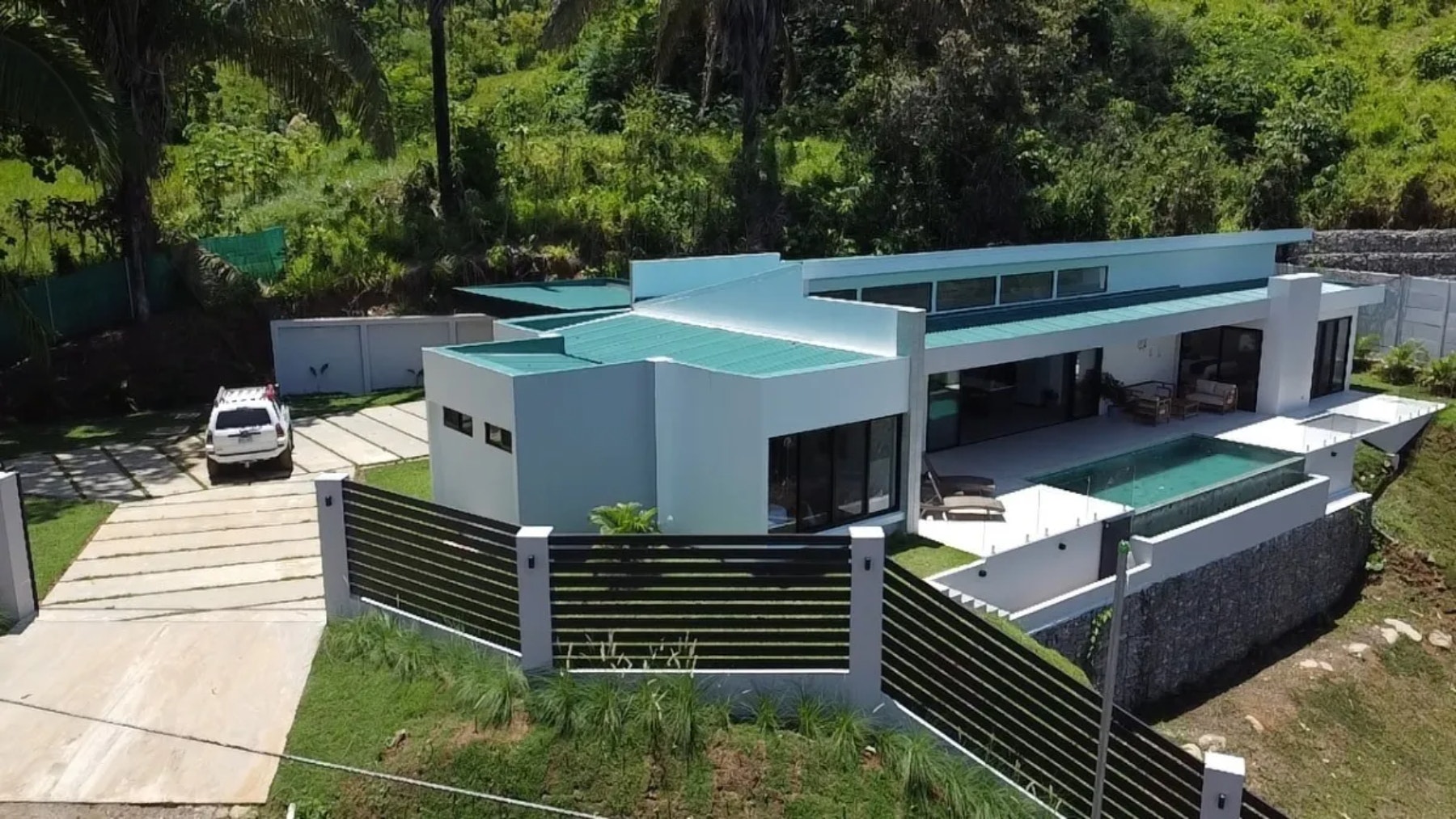 Luxury Residential House with Ocean View and Infinity Pool — photo 16 of 16