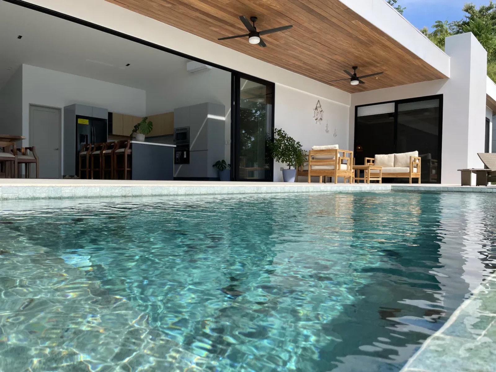 Luxury Residential House with Ocean View and Infinity Pool — photo 2 of 16