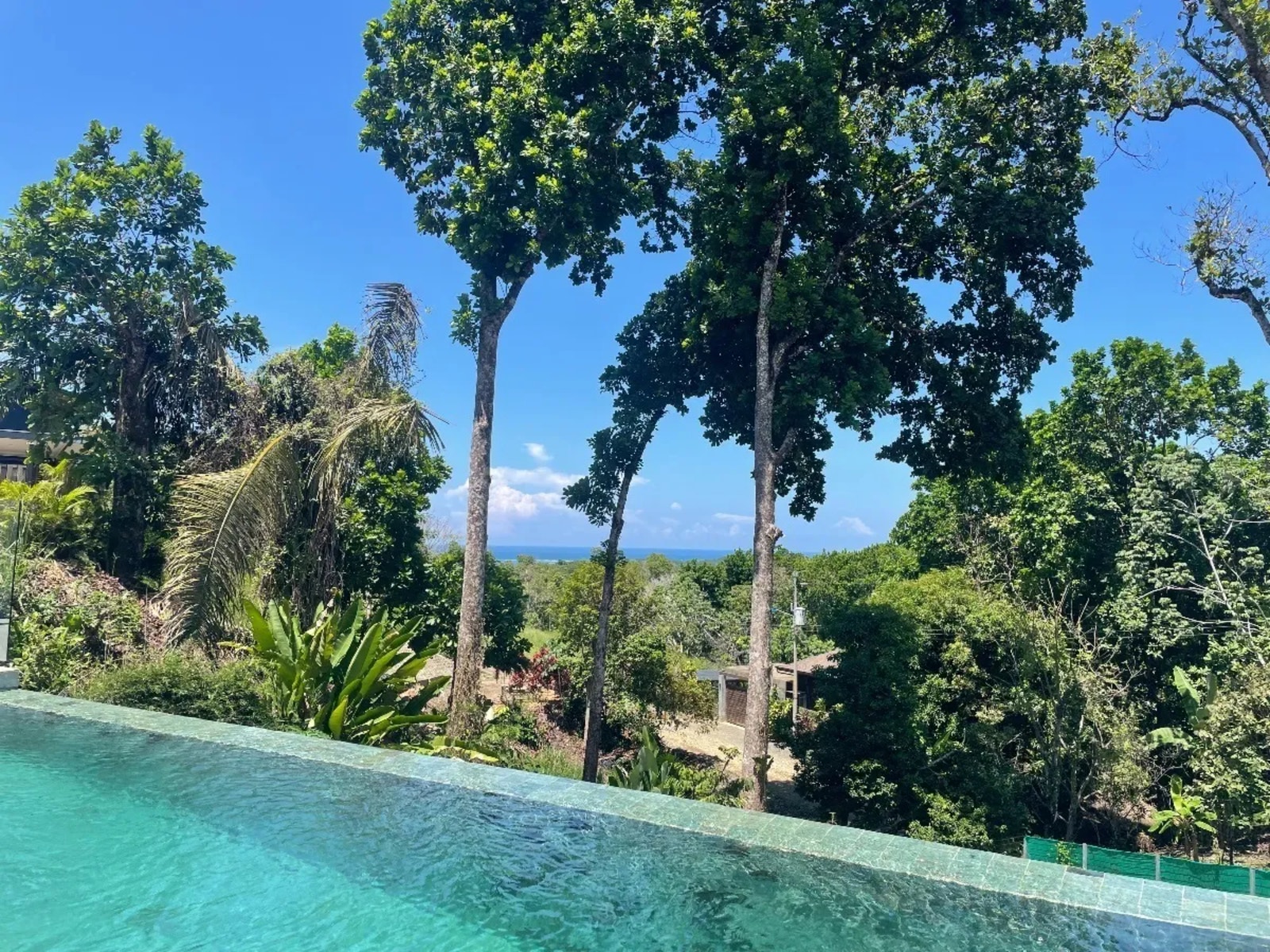 Luxury Residential House with Ocean View and Infinity Pool — photo 15 of 16