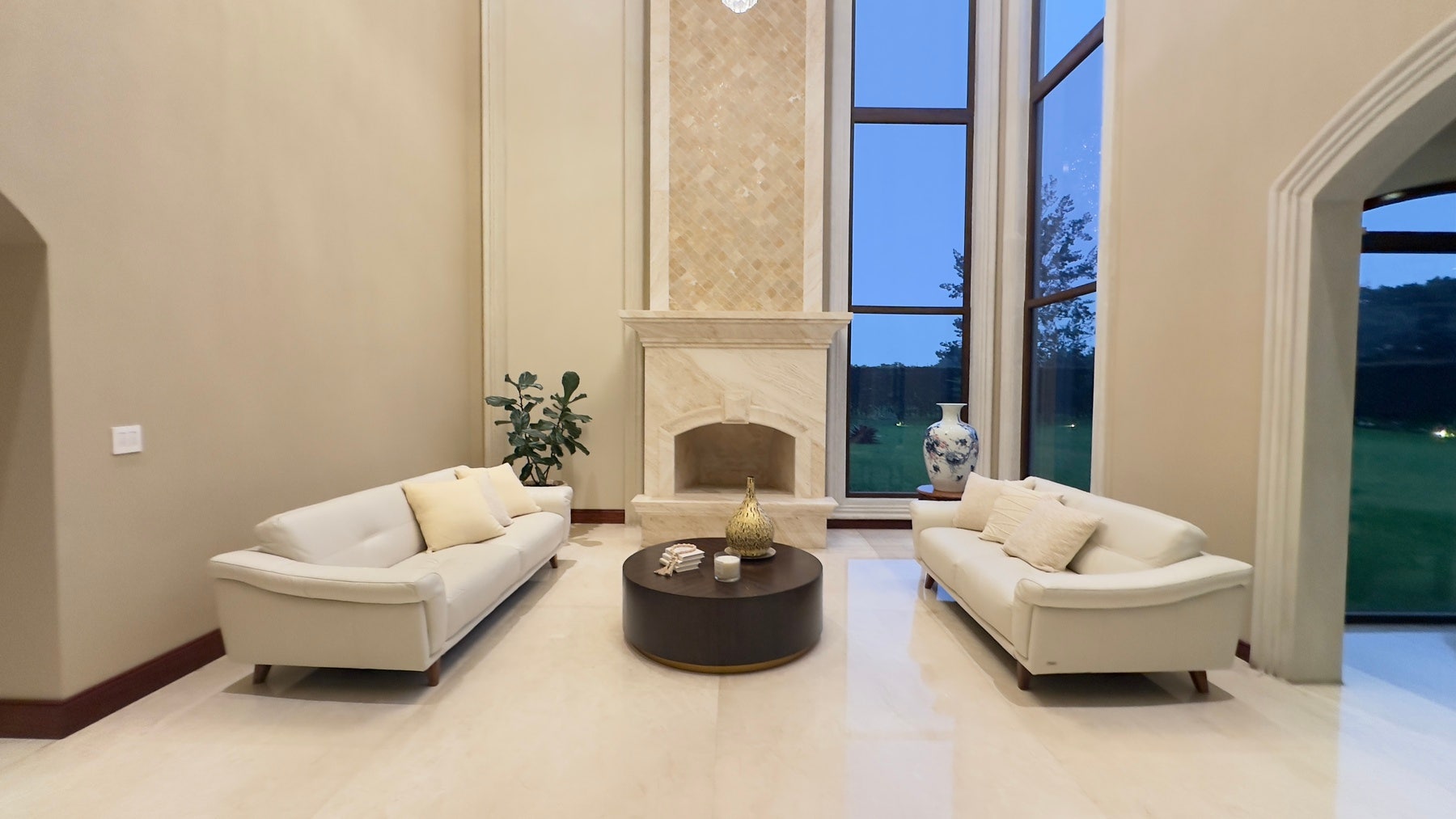 Monteran, Timeless Luxury Estate — photo 14 of 19