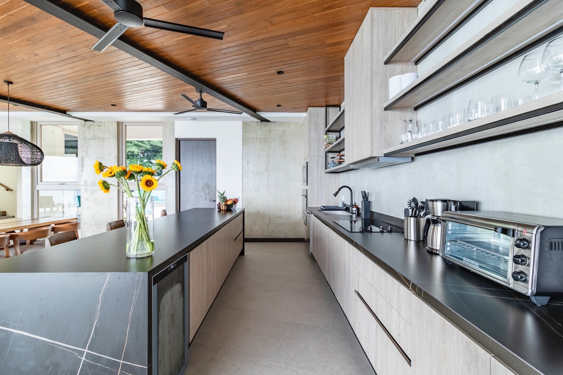 Luxury Ocean View Home — photo 8 of 19