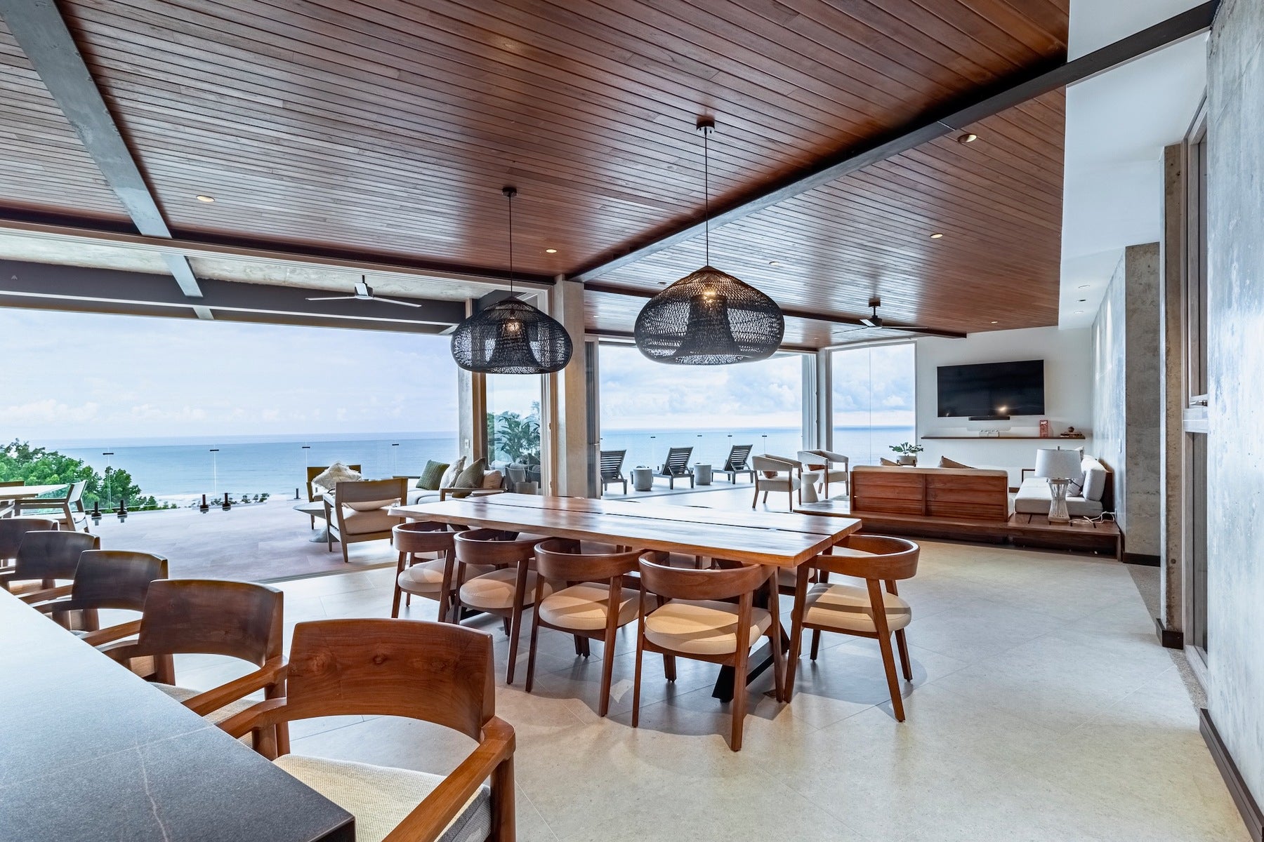 Luxury Ocean View Home — photo 15 of 19