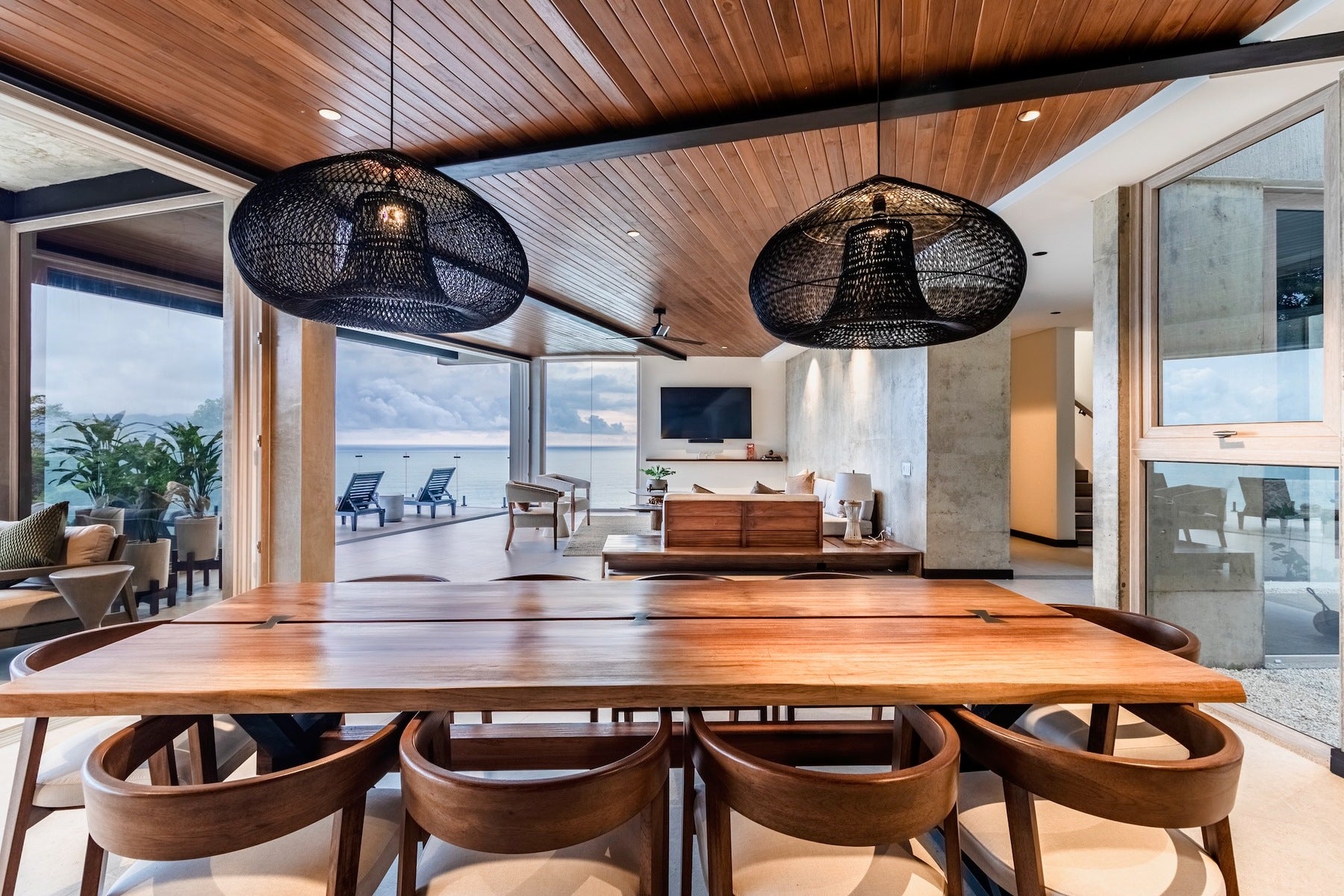 Luxury Ocean View Home — photo 11 of 19