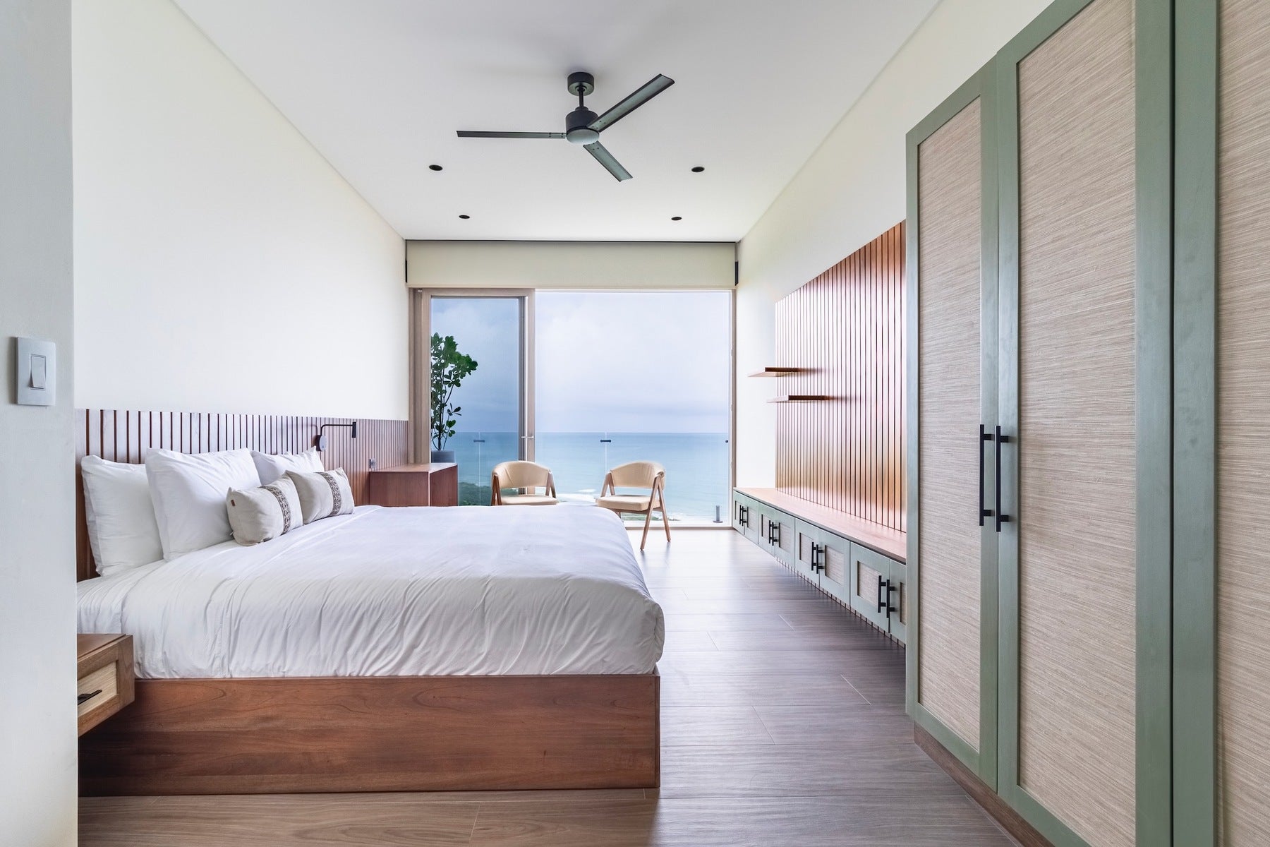 Luxury Ocean View Home — photo 13 of 19