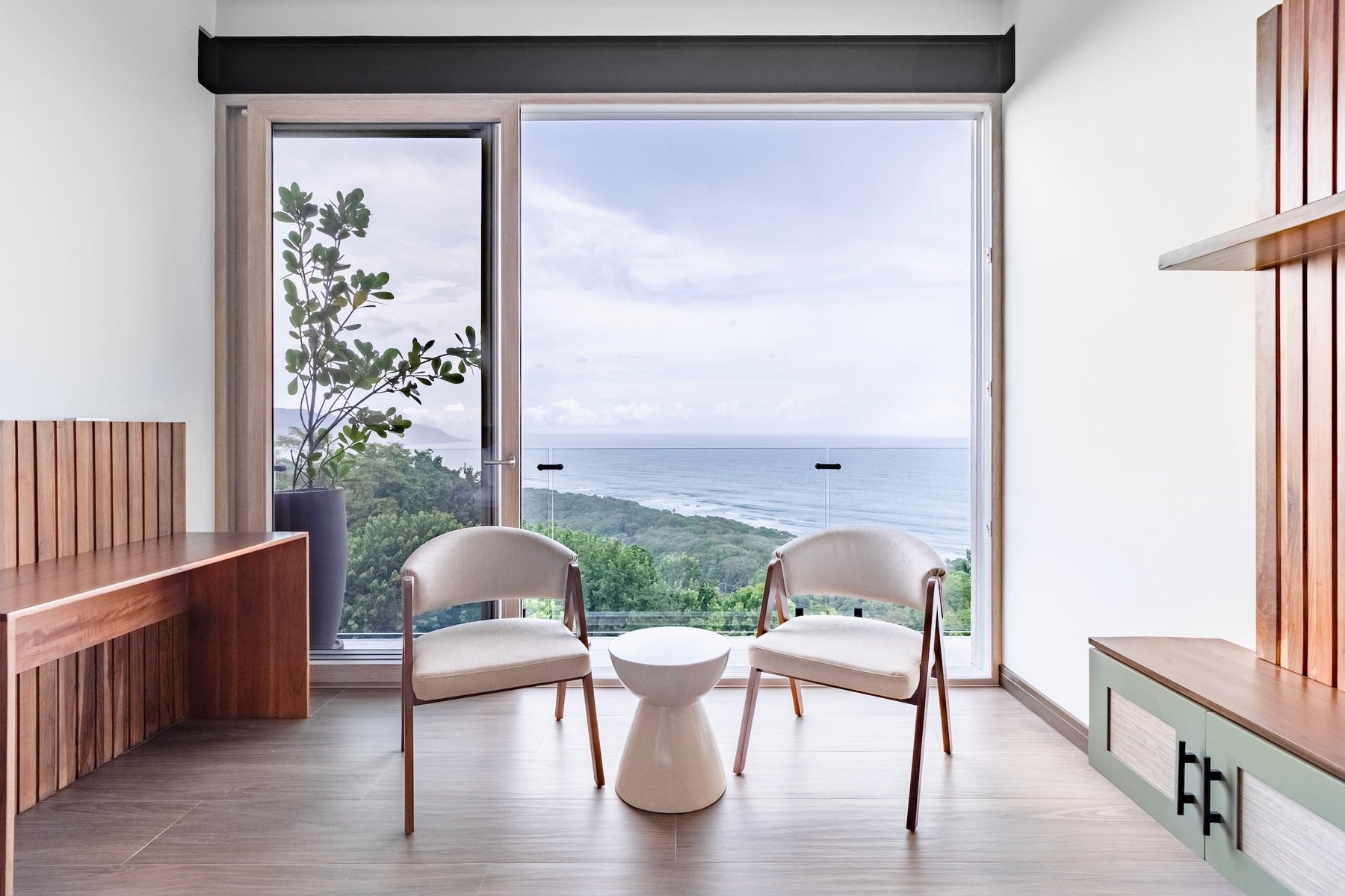 Luxury Ocean View Home — photo 17 of 19