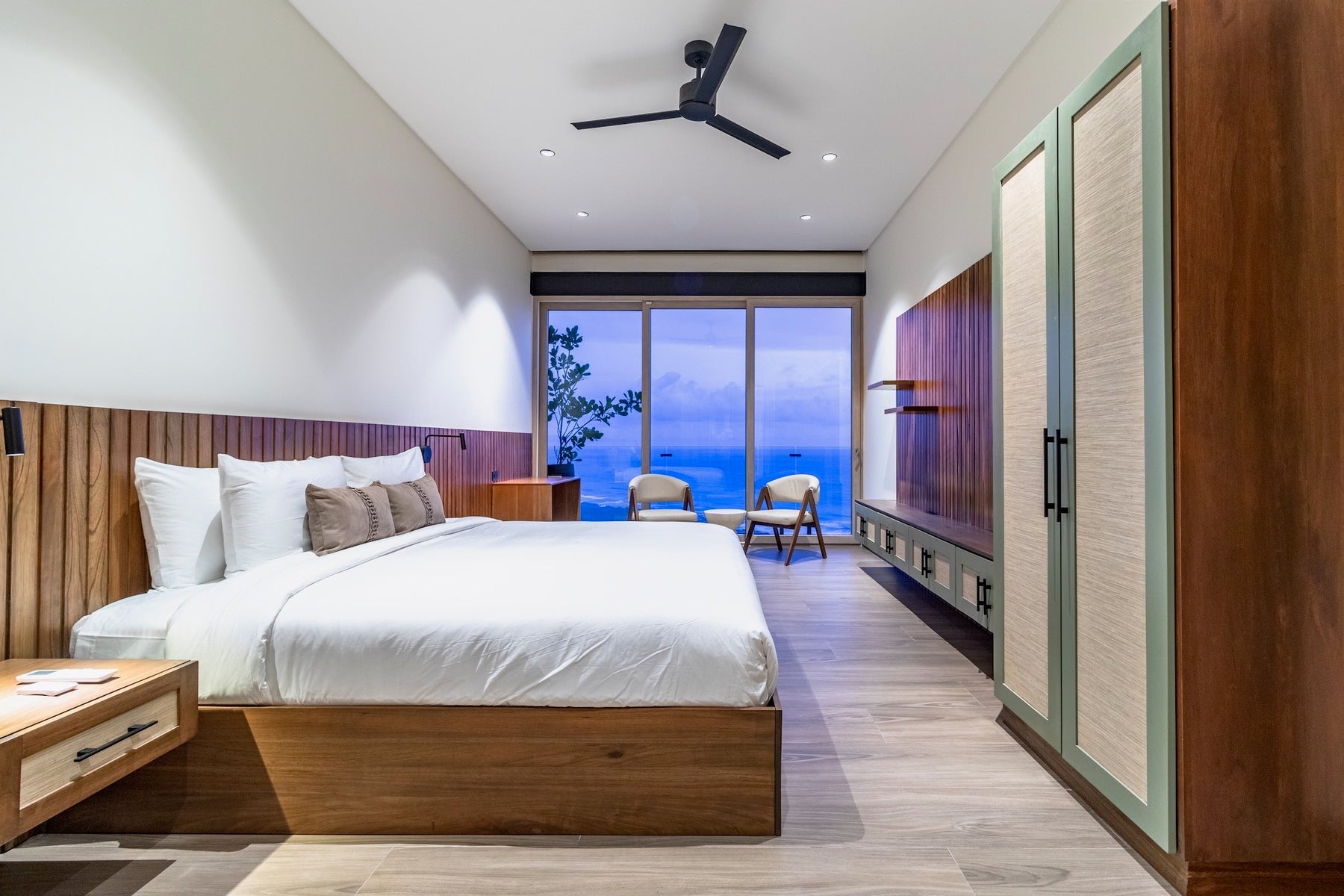Luxury Ocean View Home — photo 5 of 19
