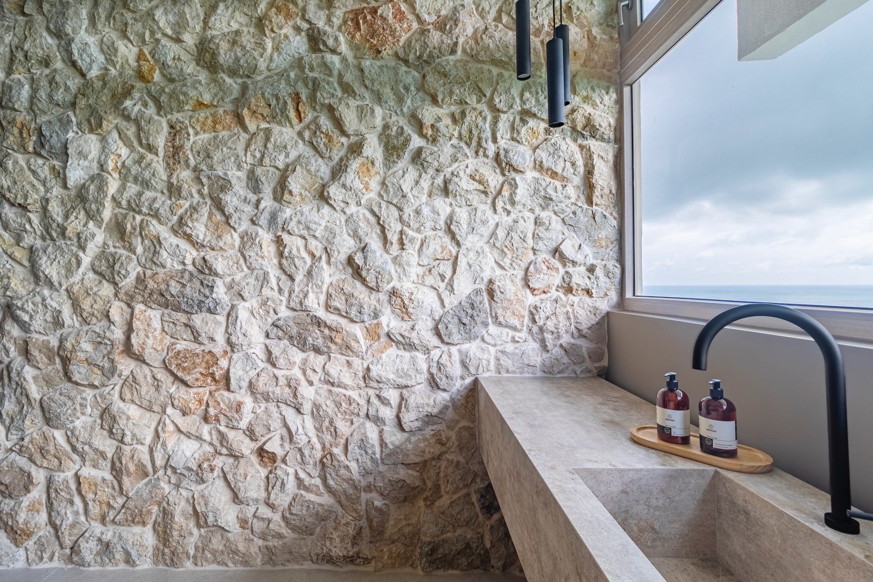 Luxury Ocean View Home — photo 9 of 19