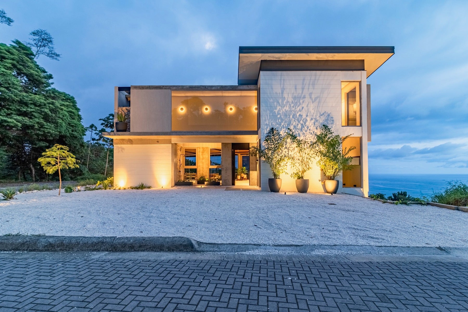 Luxury Ocean View Home — photo 14 of 19