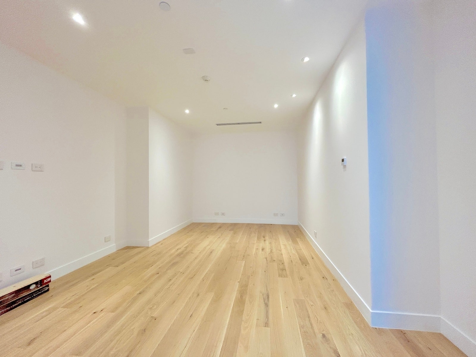 Brand New Luxury Apartment, #304 — photo 5 of 19