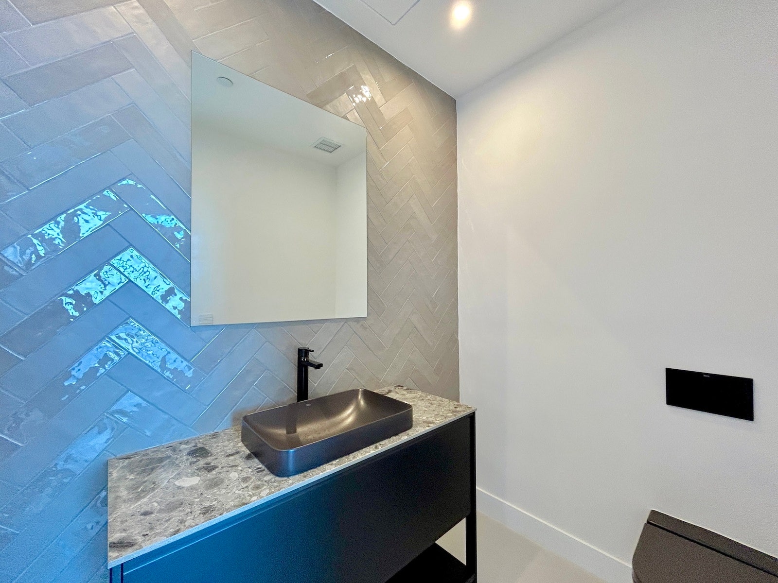 Brand New Luxury Apartment, #304 — photo 7 of 19