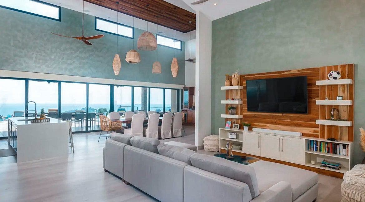 Casa Pacifica — photo 7 of 19