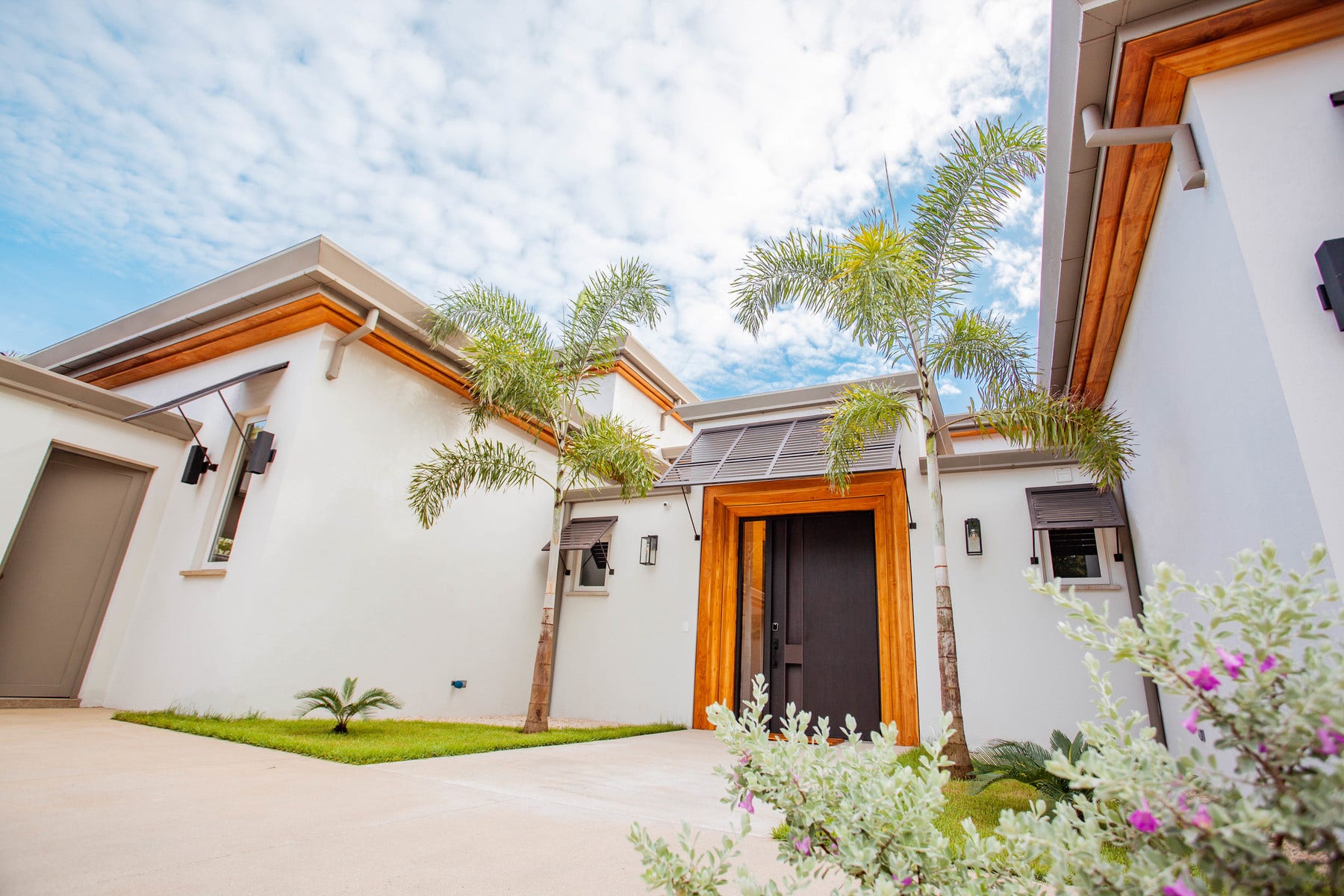 Luxury beachfront home in Langosta — foto 6 de 19