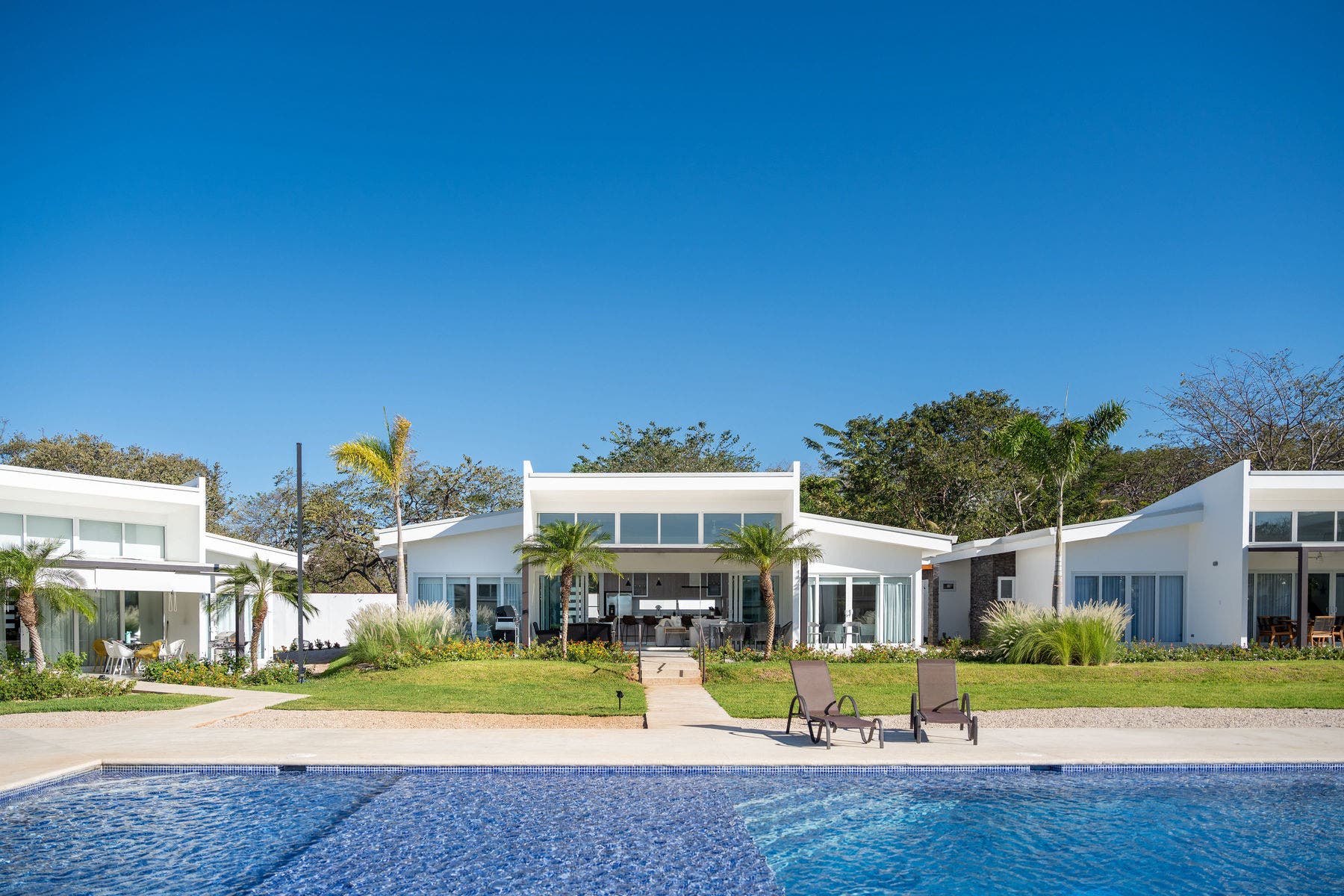 Upgraded home close to the beach — photo 12 of 19