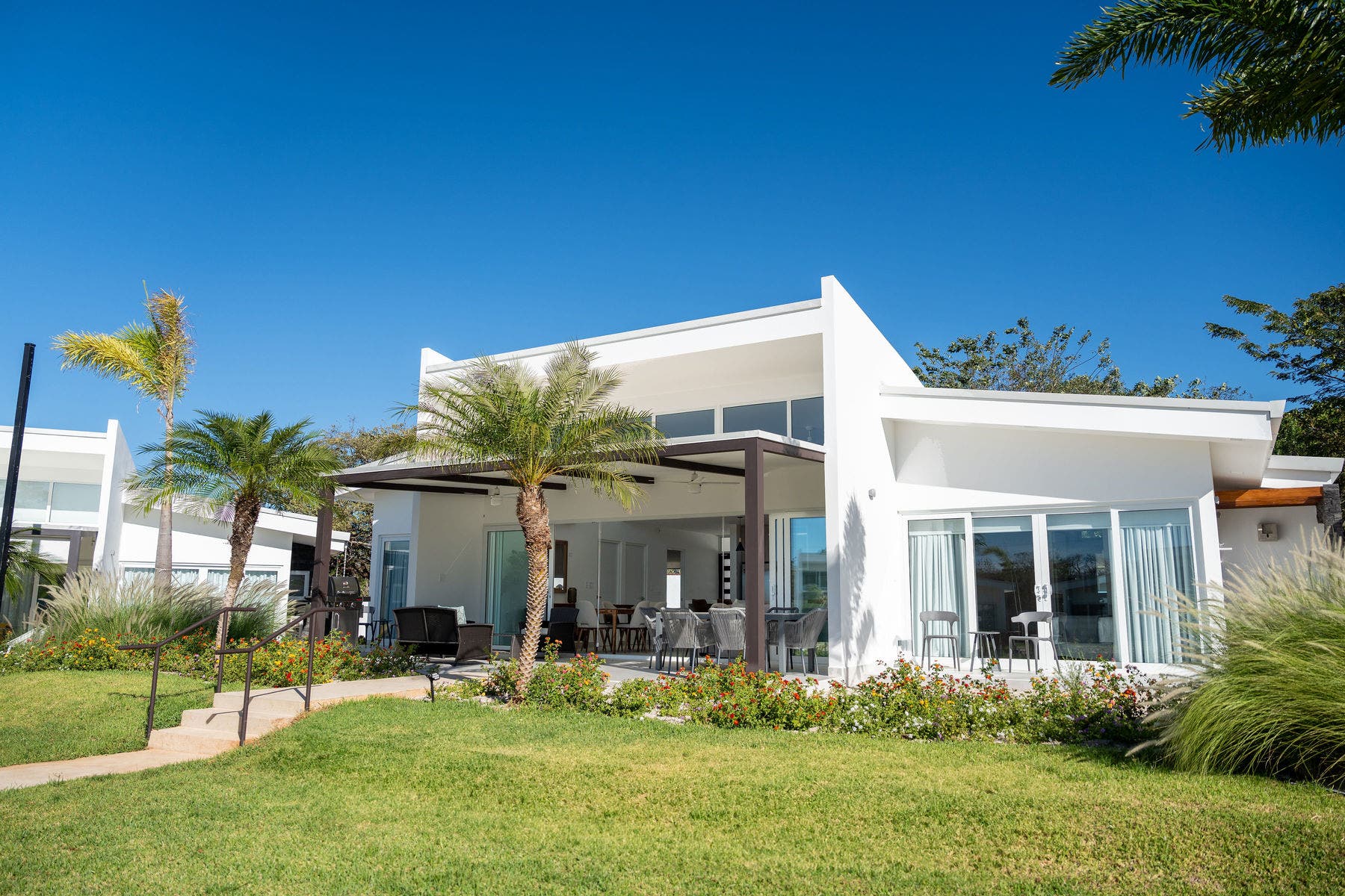 Upgraded home close to the beach — photo 15 of 19
