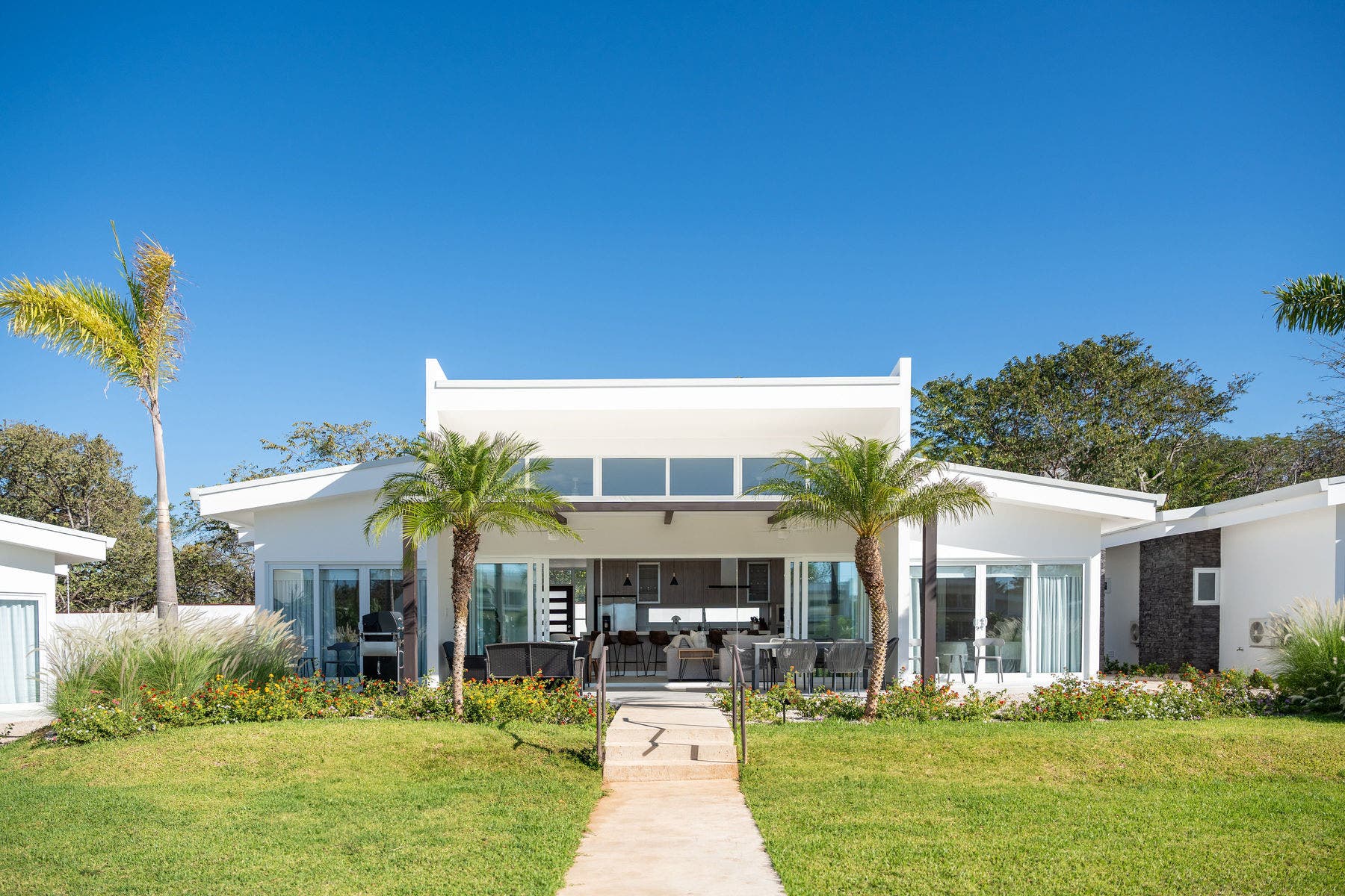 Upgraded home close to the beach — photo 16 of 19