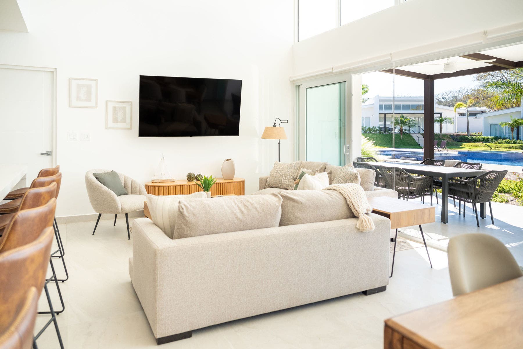 Upgraded home close to the beach — photo 4 of 19