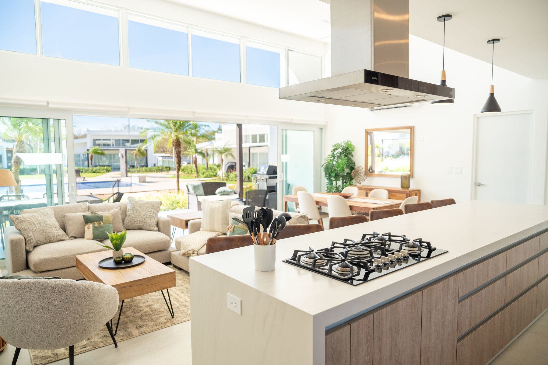Upgraded home close to the beach — photo 2 of 19
