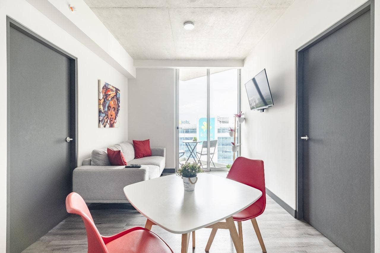 Modern And Stylish Building — photo 4 of 19