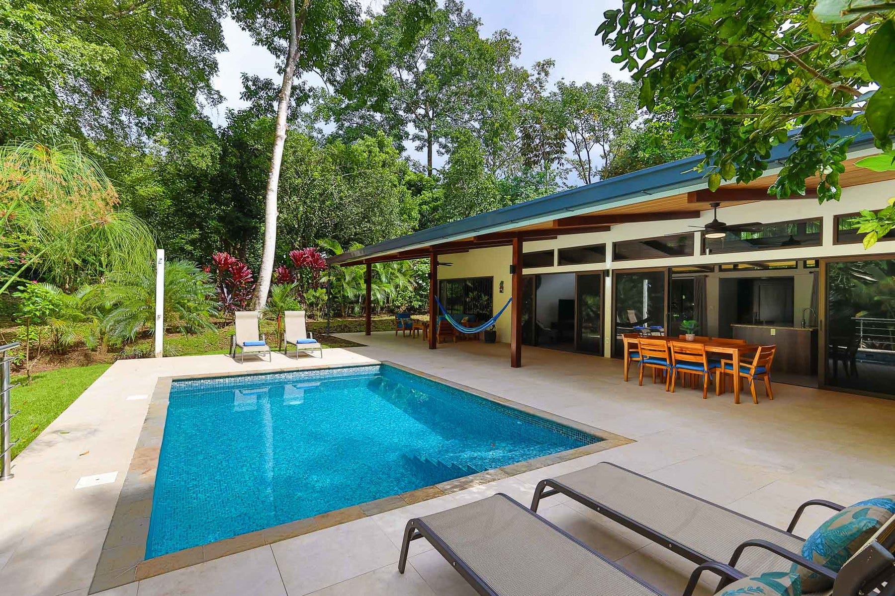 Contemporary Home with a Prime Location — photo 4 of 19