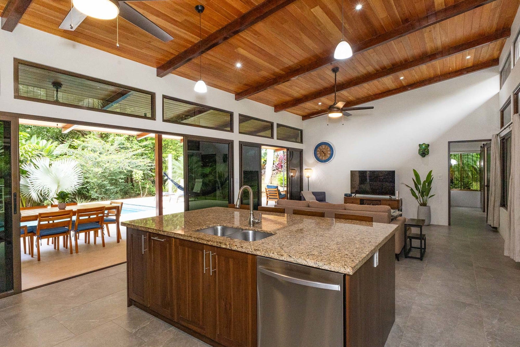 Contemporary Home with a Prime Location — photo 6 of 19