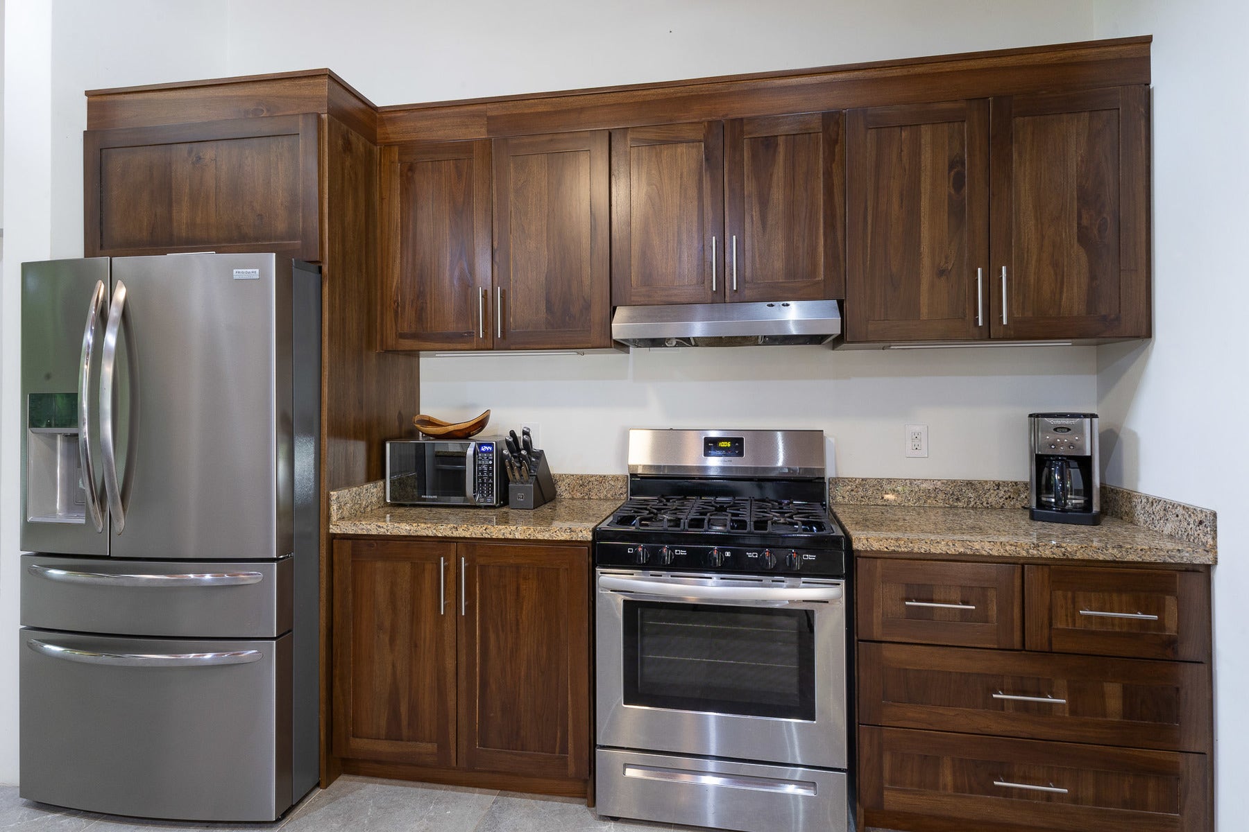 Contemporary Home with a Prime Location — photo 7 of 19