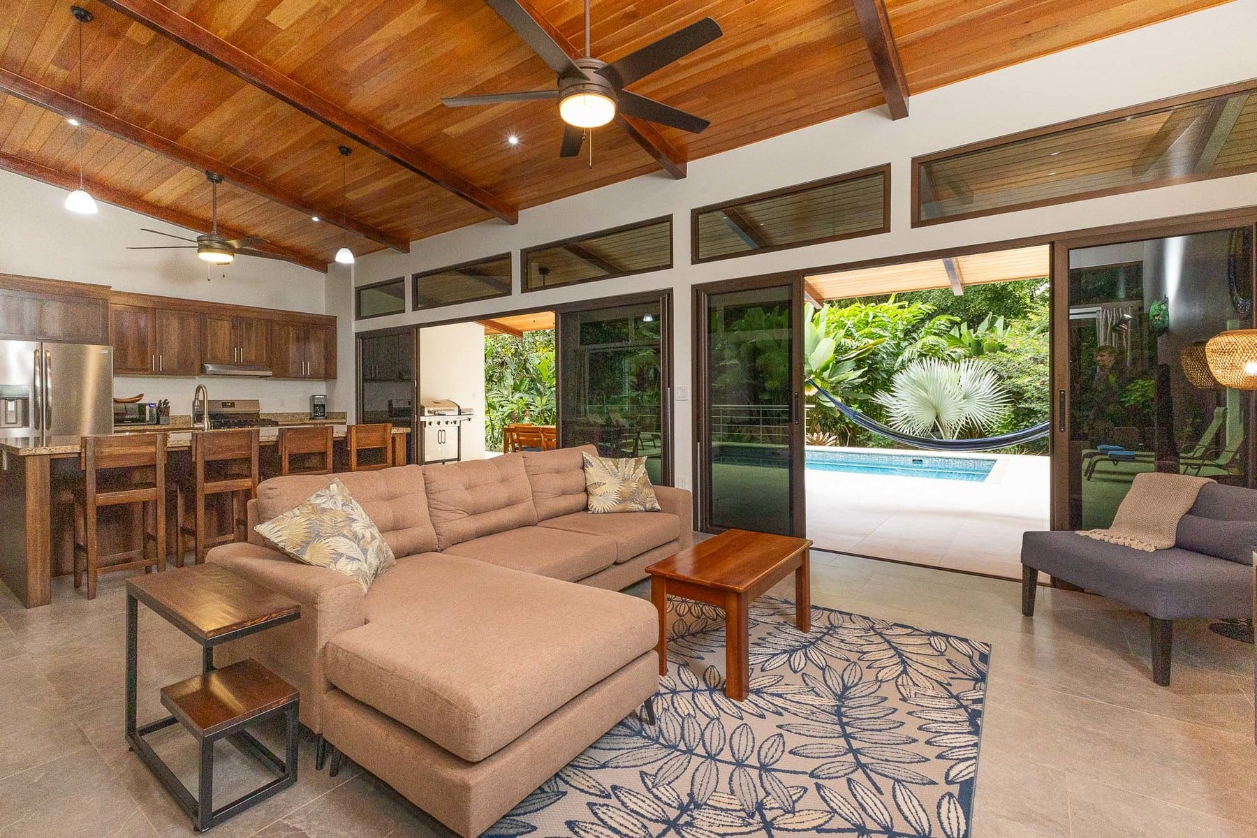 Contemporary Home with a Prime Location — photo 10 of 19