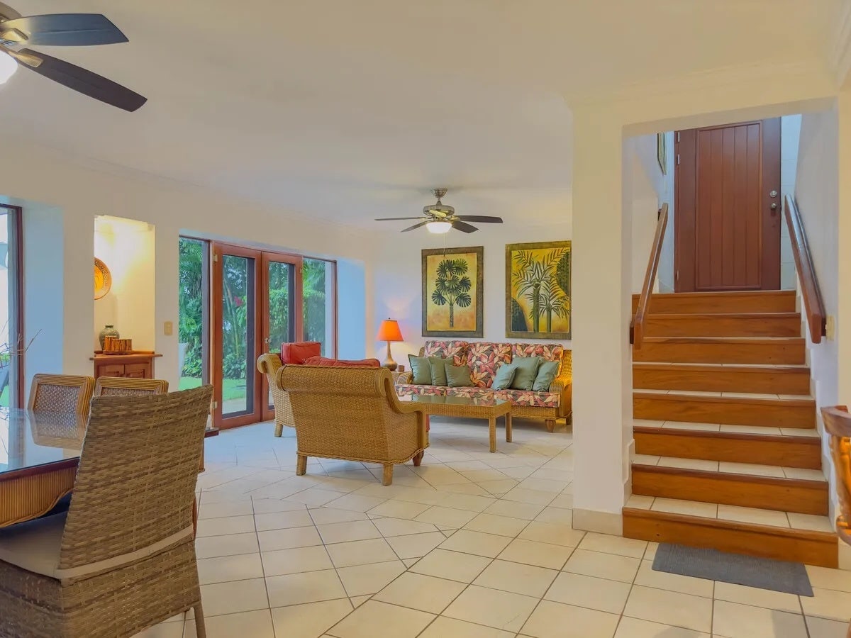 ocean front condominium — photo 3 of 5