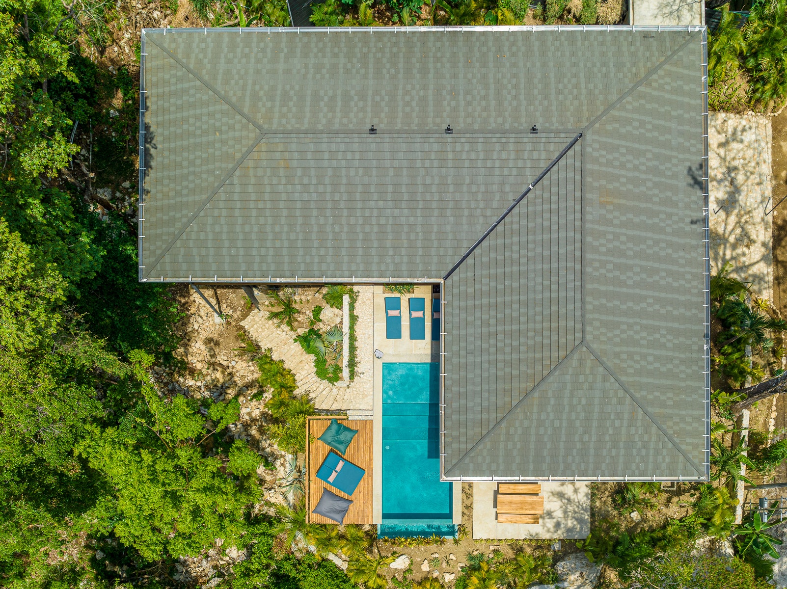 Elegant Three Bedroom Ocean View House — photo 15 of 15