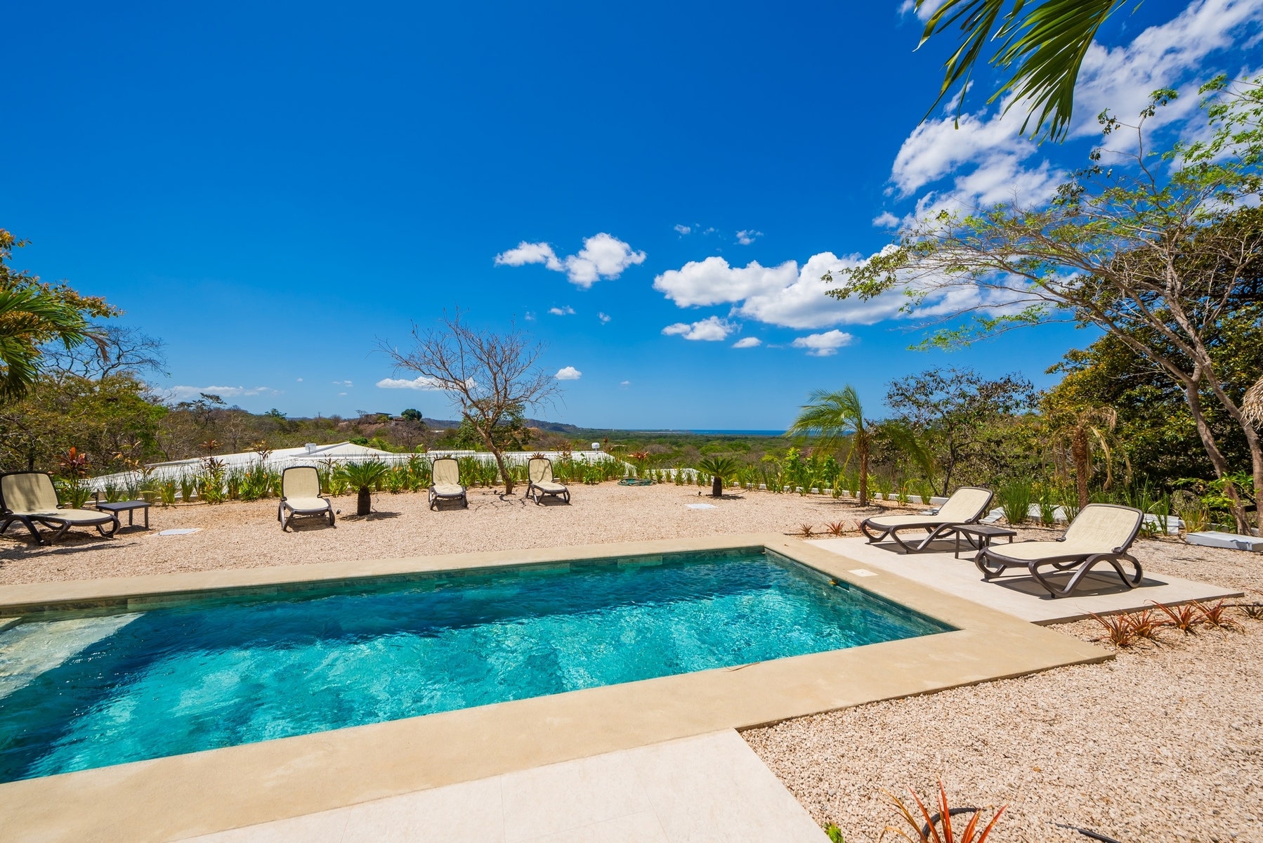 Incredible tropical style villa with pool — photo 18 of 19