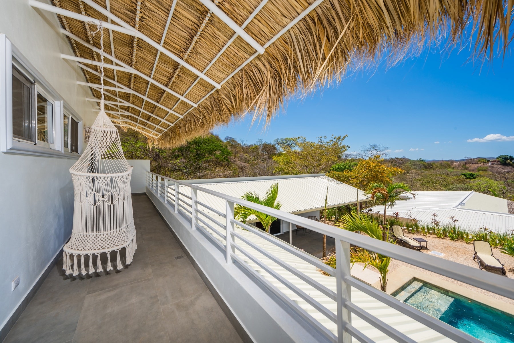 Incredible tropical style villa with pool — photo 16 of 19