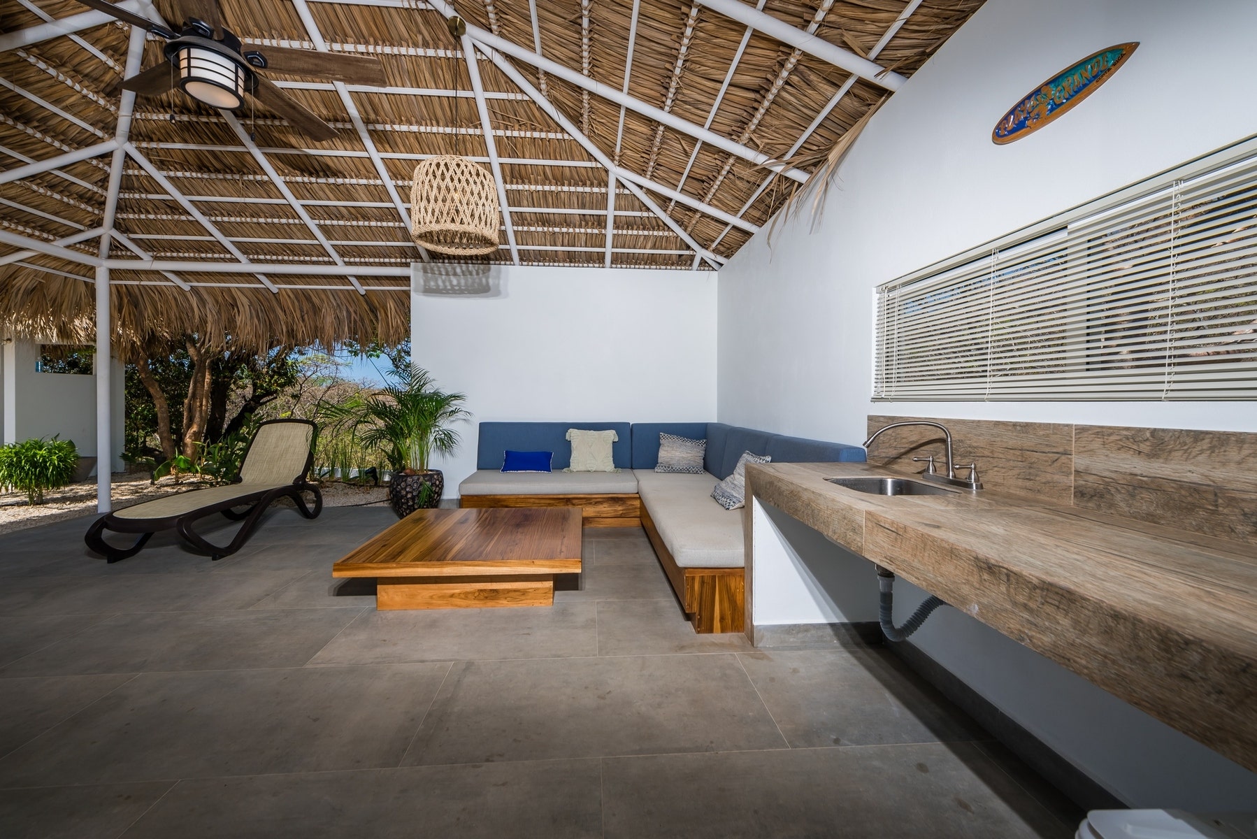 Incredible tropical style villa with pool — photo 8 of 19