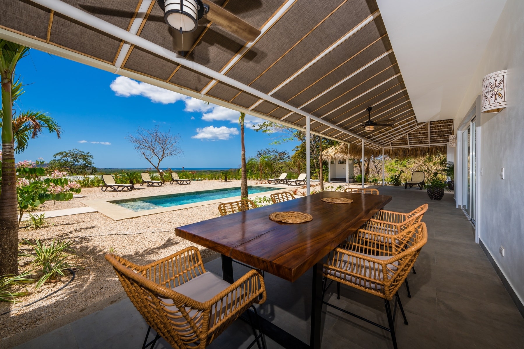 Incredible tropical style villa with pool — photo 3 of 19