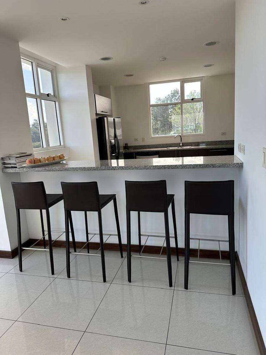 Three Bedroom condo with spectacular views — photo 4 of 19