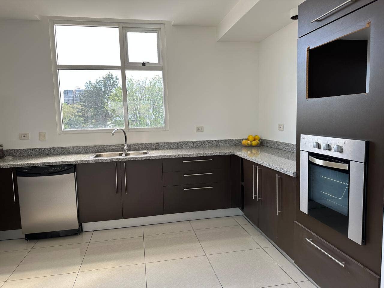 Three Bedroom condo with spectacular views — photo 6 of 19