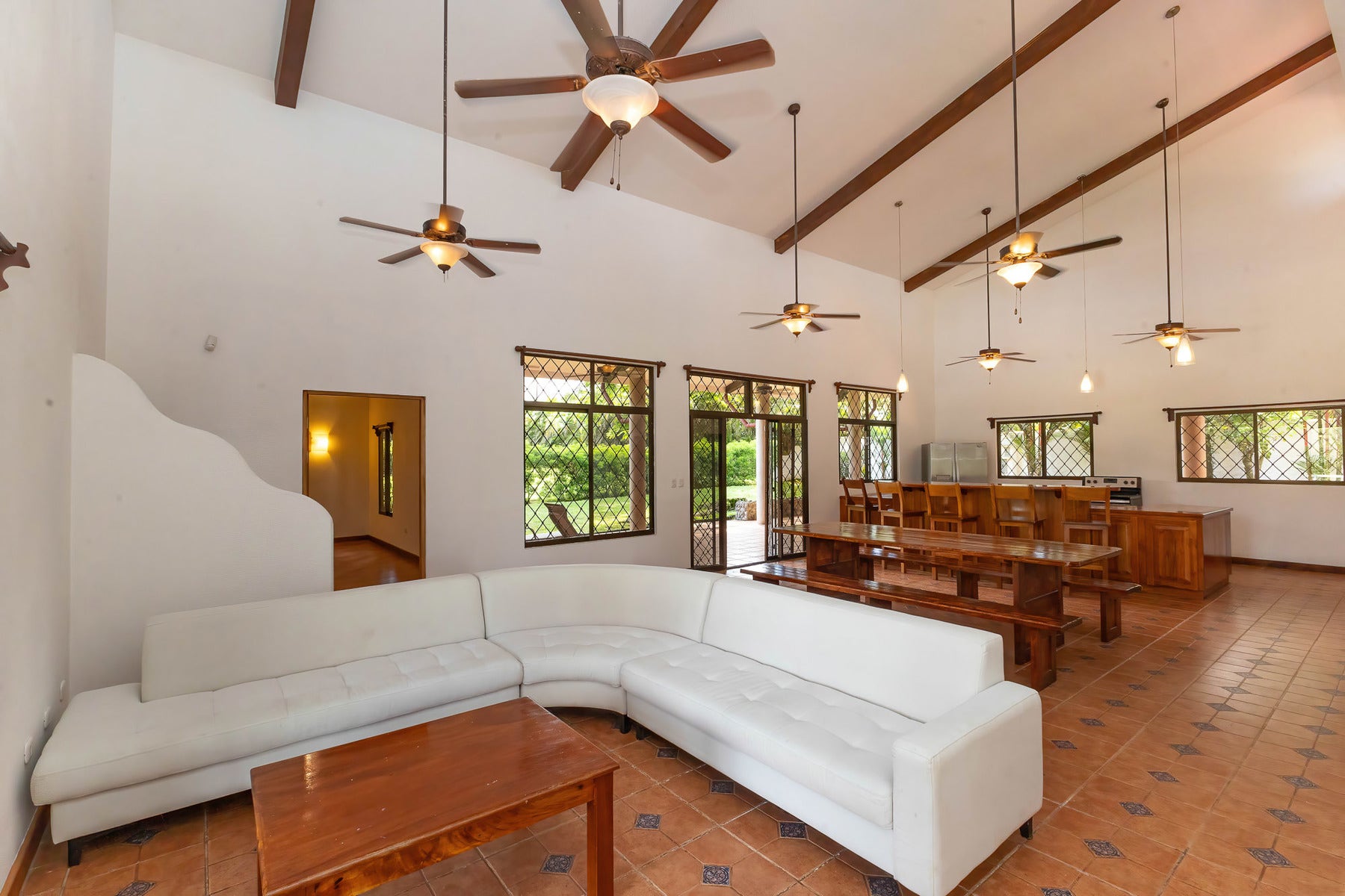 Luxury Nature Estate in Naranjito — photo 2 of 19