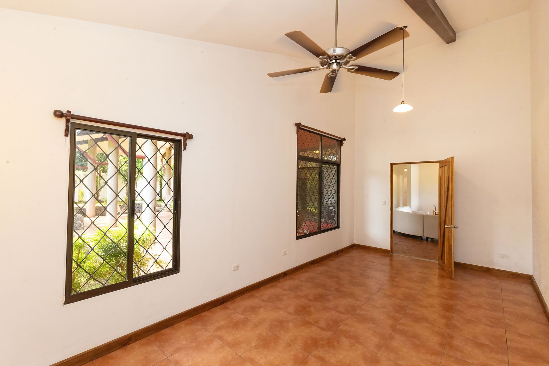 Luxury Nature Estate in Naranjito — photo 10 of 19